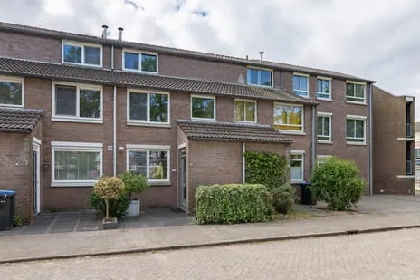 Tussenwoning te koop: Sara Burgerhartsingel 201, Queekhoven e.o. Amersfoort
