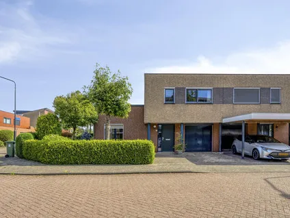 Tussenwoning te koop: Sara Burgerhartstraat 23, Vrachelen-Noord Oosterhout