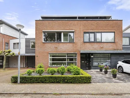 Tussenwoning te koop: Sartrestate 38, De States Ede
