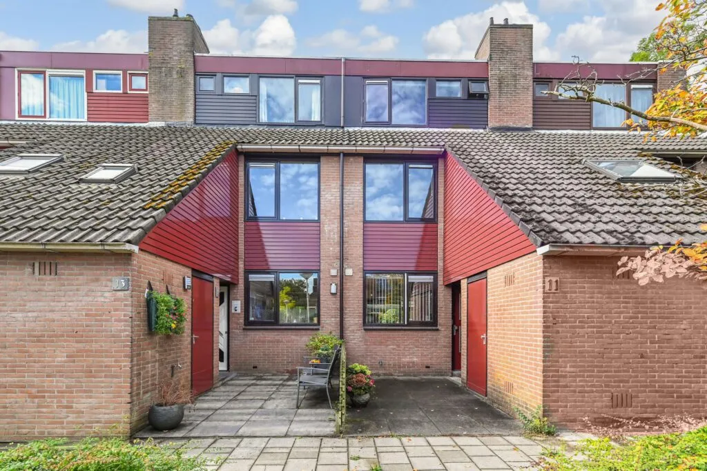 Tussenwoning te koop: Sartrezijde 11, Zoetermeer