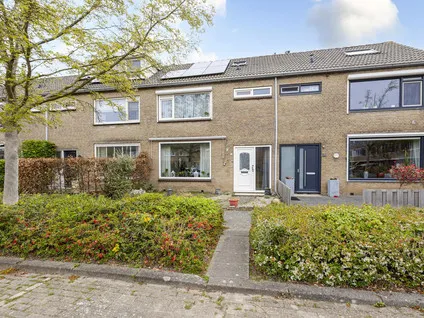 Tussenwoning te koop: Saturnusstraat 13, De Peulen-Oost Hardinxveld-Giessendam