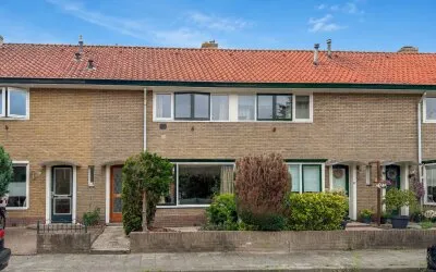 Tussenwoning te koop: Saturnusstraat 15, Astronomische Buurt Hilversum