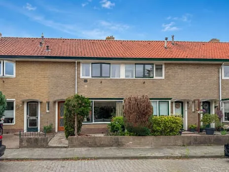 Tussenwoning te koop: Saturnusstraat 15, Astronomische Buurt Hilversum