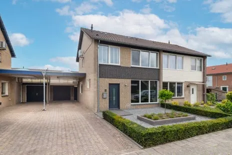 Twee-onder-één-kap te koop: Saturnusstraat 4, Berlicum Berlicum