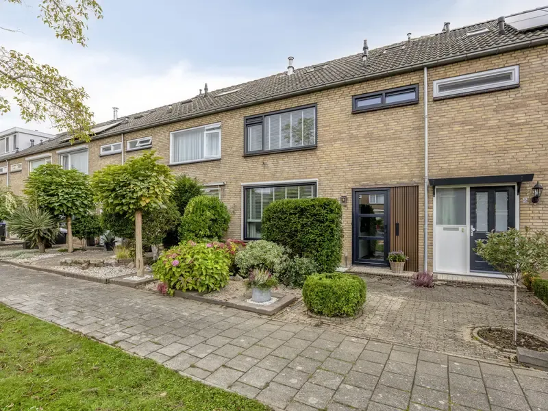 Tussenwoning te koop: Saturnusstraat 4, Hardinxveld-Giessendam