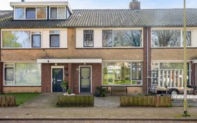 Tussenwoning te koop: Saturnusstraat 7, Planetenbuurt-Zuid Alphen Aan Den Rijn