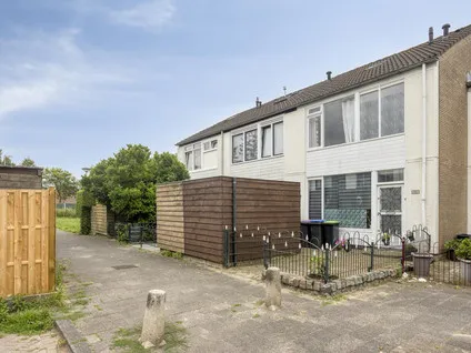 Tussenwoning te koop: Saturnusstraat 99, Sterrenkwartier-Zuid Spijkenisse
