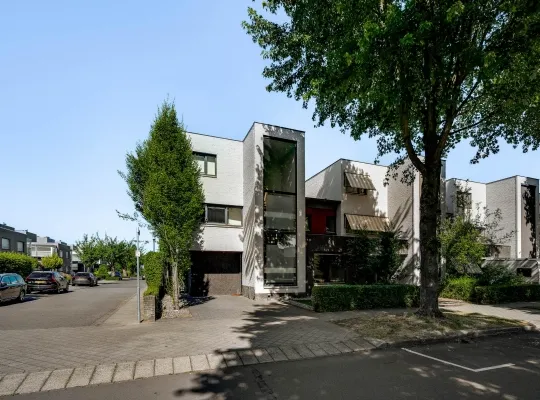 Corner house for sale: Savelsbosch 38, Vroendaal Maastricht