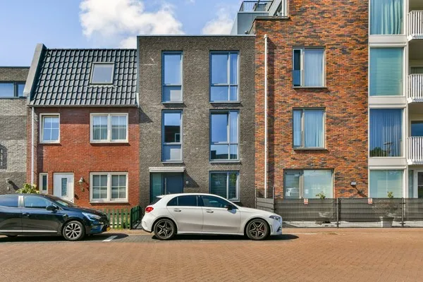 Tussenwoning te koop: Scandinaviëhof 10, Europakwartier W.-Noord Almere