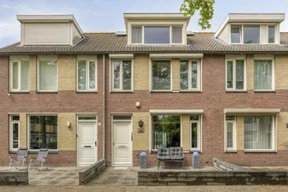 Tussenwoning te koop: Scarlattistraat 72, Stokhasselt Oost Tilburg