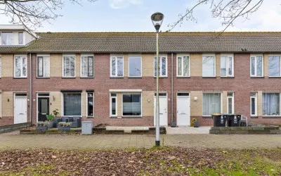 Tussenwoning te koop: Scarlattistraat 78, Stokhasselt Oost Tilburg