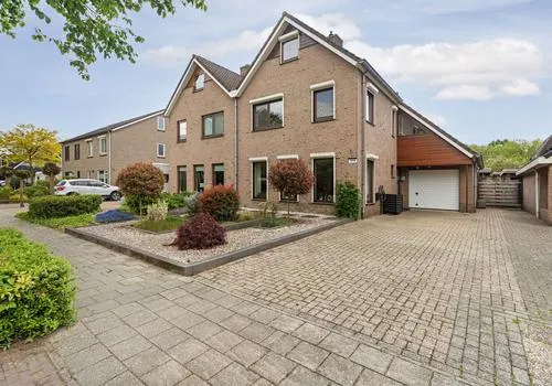 Twee-onder-één-kap te koop: Schaapsdrift 212, De Horst Zevenaar