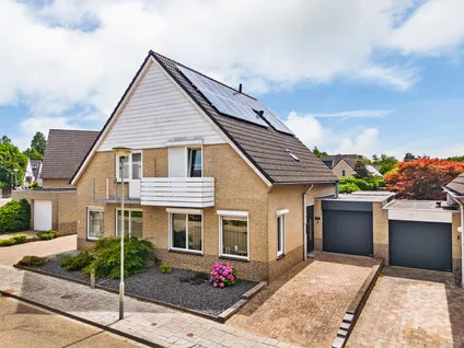 Tussenwoning te koop: Schachtstraat 27, Lindenheuvel Geleen