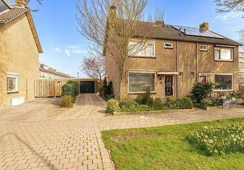 Twee-onder-één-kap te koop: Schaepmanlaan 32, Ter Weijde Statenliedenbuurt Culemborg