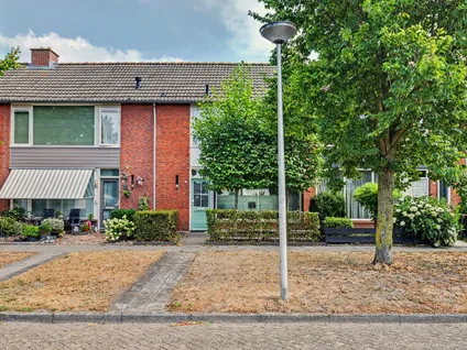 Tussenwoning te koop: Schaepmanlaan 47, Ossendrecht Ossendrecht