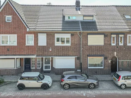 Terraced house for sale: Schaesbergerweg 172, Schaesbergerveld Heerlen