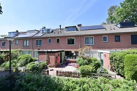 Terraced house for sale: Schakel 52, Nieuw-Loosdrechtsedijk Loosdrecht