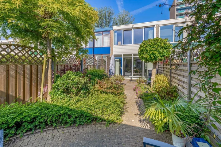 Tussenwoning te koop: Schakelweg 30, Hoogvliet Rotterdam