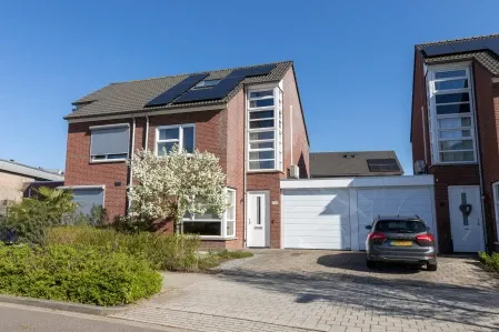 Twee-onder-één-kap te koop: Schandelermolenweg 20A, Meezenbroek Heerlen