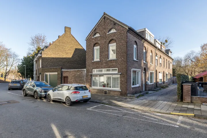 Tussenwoning te koop: Schandelerstraat 24, Schandelen Heerlen
