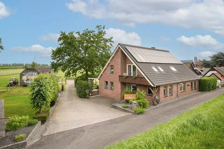 Detached house for sale: Schans 10, Buitengebied Werkendam zuid Werkendam