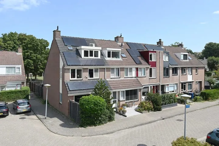Corner house for sale: Schapenmeent 157, Schapenmeent en Terpmeent Almere