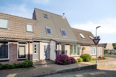 Tussenwoning te koop: Schapenmeent 67, Rietmeent en Dijkmeent Almere