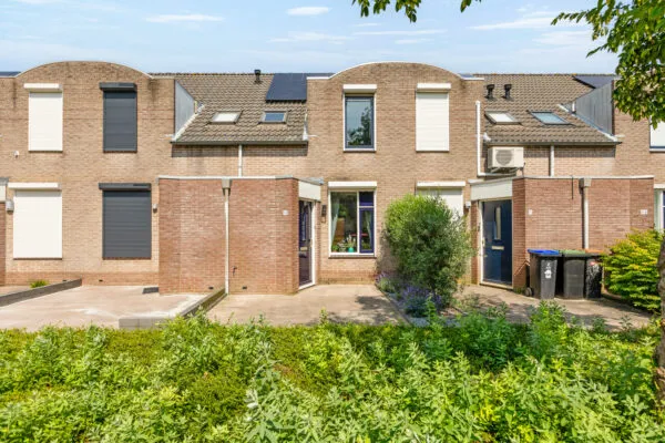 Tussenwoning te koop: Schapenweide 98, Lommerweide Duiven