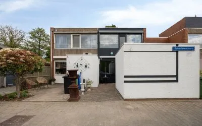Tussenwoning te koop: Scharlakendoorn 4, Ommoord Rotterdam