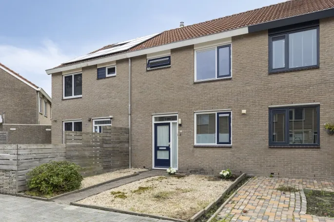 Tussenwoning te koop: Scharmbarg 15, Assen