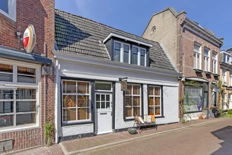 Woning te koop: Scharnestraat 15, Sneek