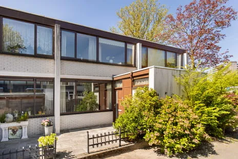 Terraced house for sale: Scharreveld 44, Ellertsveld Haarlem