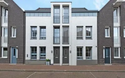 Tussenwoning te koop: Scharwoudestraat 21, Zuiderzeestedenbuurt-West Amersfoort