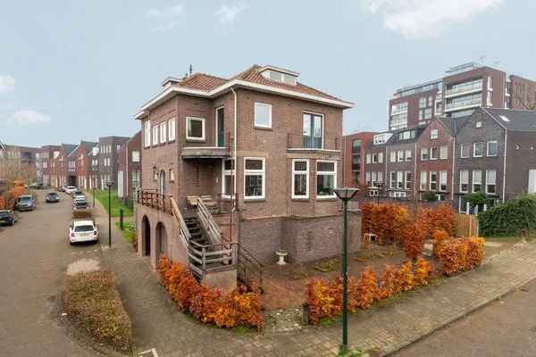 Vrijstaande woning te koop: Scheepswerflaan 283, Raamsdonksveer