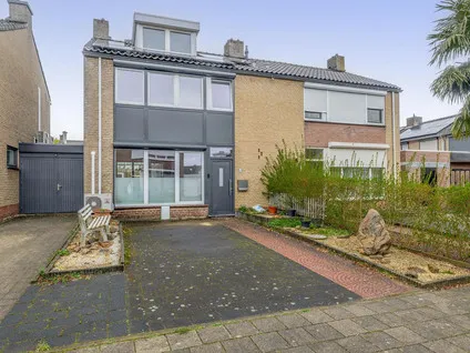 Tussenwoning te koop: Scheiffart van Merodestraat 19, Limbricht Limbricht