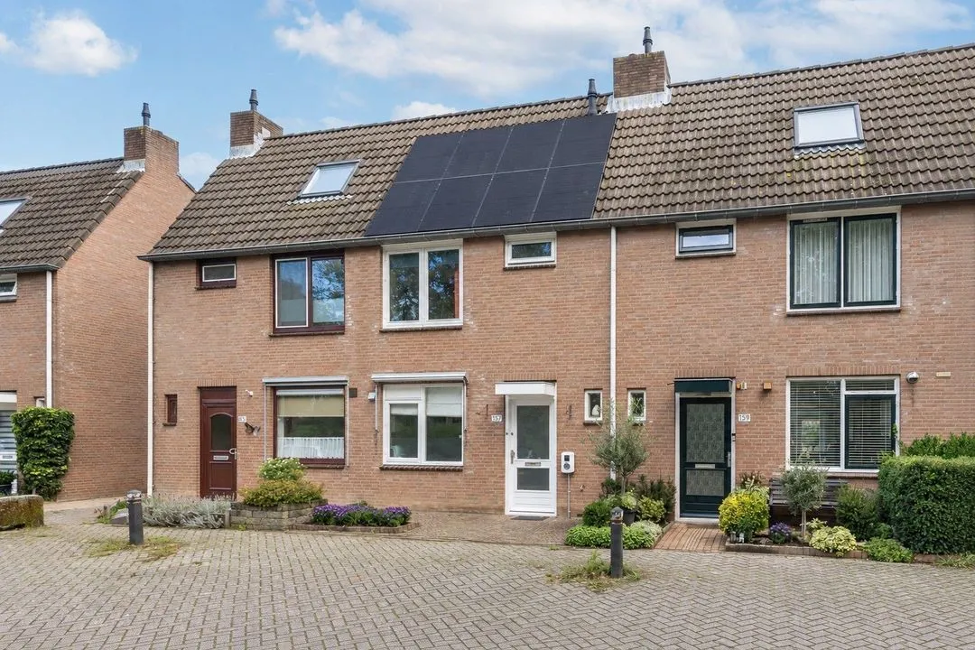 Tussenwoning te koop: Schelfhorst 157, Alphen Aan Den Rijn