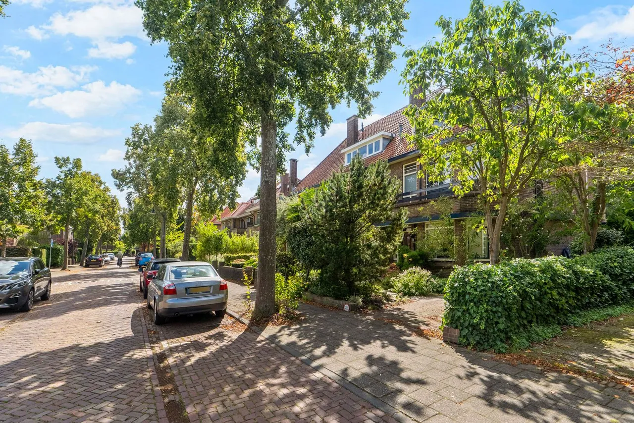 Tussenwoning te koop: Schellinglaan 19, Voorburg
