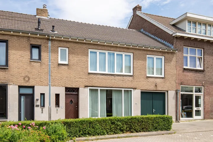 Tussenwoning te koop: Schelsberg 302, Schelsberg Heerlen