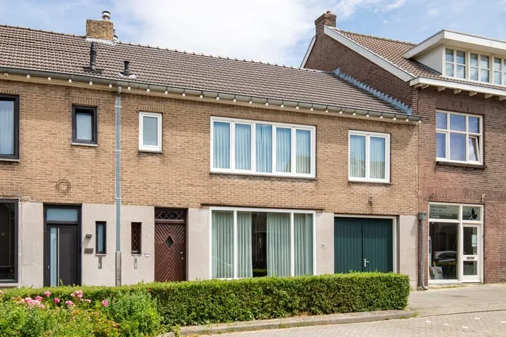 Tussenwoning te koop: Schelsberg 302, Schelsberg Heerlen