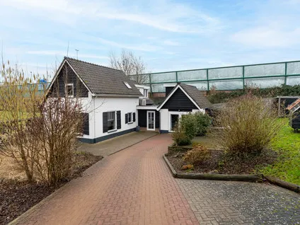 Vrijstaande woning te koop: Schenkeldijk 1, Nieuwendijk