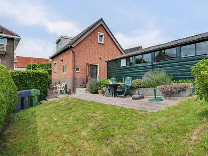 Vrijstaande woning te koop: Schenkeldijk 2, Strijen Woonkern Strijen