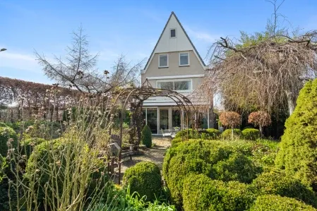 Vrijstaande woning te koop: Schenkeldijk 59, Strijen Woonkern Strijen