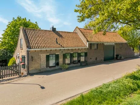 Vrijstaande woning te koop: Schenkeldijk 80, Zuid-Beijerland Buitengebied Zuid-Beijerland