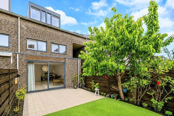 Tussenwoning te koop: Schenklaan 12, Singels 'S-Gravenhage