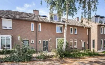 Tussenwoning te koop: Schepenhoek 113, Melle Uden