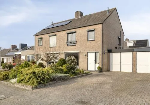 Tussenwoning te koop: Schepenstraat 10, Kern Baexem Baexem