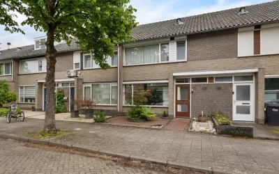 Tussenwoning te koop: Schermerstraat 17, Woenselse Heide Eindhoven
