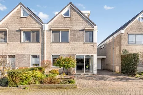 Tussenwoning te koop: Scherpeweide 19, Lommerweide Duiven
