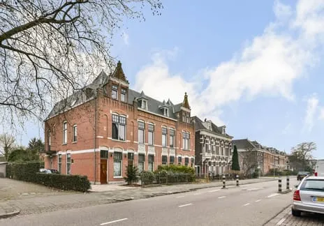 Twee-onder-één-kap te koop: Schiedamseweg 86, Oostbuurt Vlaardingen