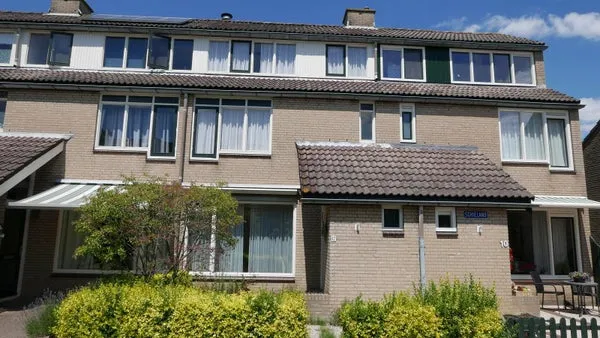 Tussenwoning te koop: Schieland 12, Roelofarendsveen-Noord Roelofarendsveen